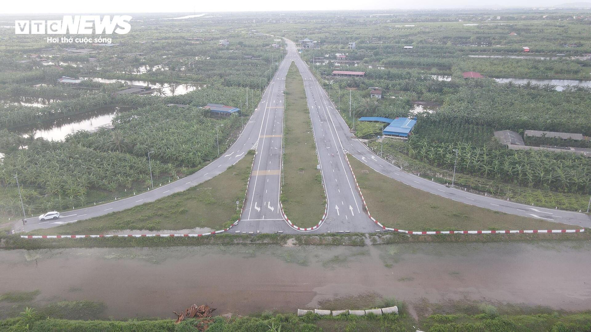 Đường bộ ven biển qua Hải Phòng 3.700 tỷ đồng 'đắp chiếu' sau 8 năm khởi công - Ảnh 21