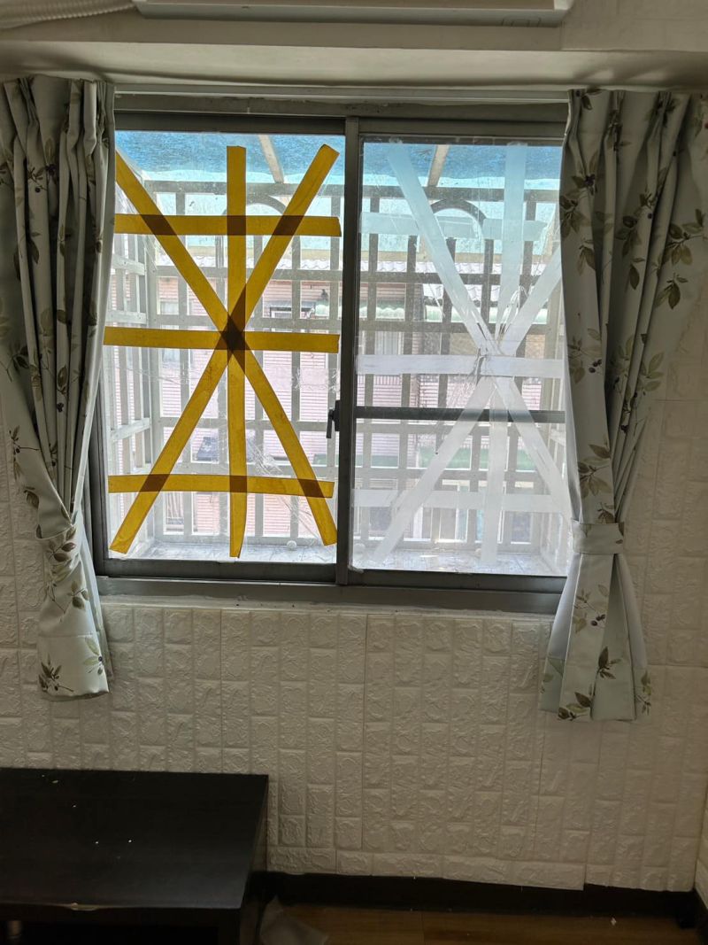 Cuộn băng dính bỗng "cháy hàng", đua độ hot với cà chua, khoai tây trước bão Ragasa: Lý do mới sốc - Ảnh 4