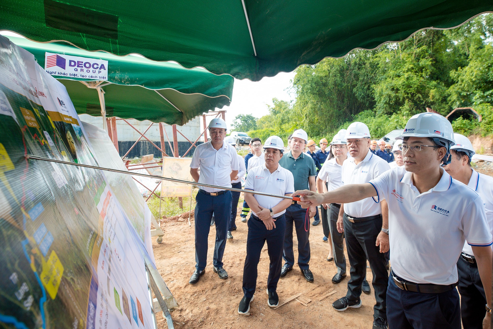 Hơn 3.300 người làm xuyên Quốc khánh, cùng 1.468 thiết bị được huy động cho dự án 23.000 tỷ đồng của Đèo Cả - Ảnh 1