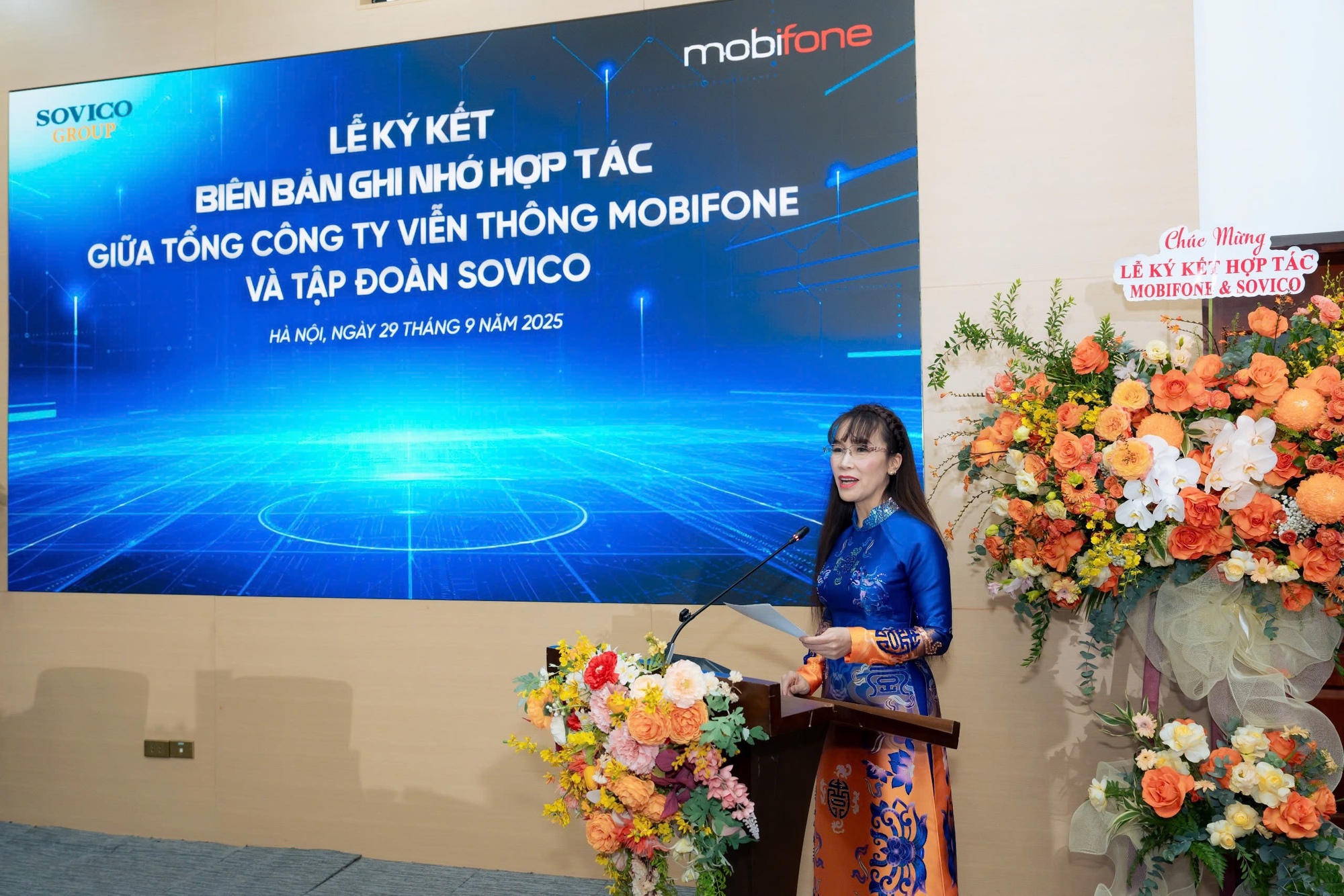 Tỷ phú Nguyễn Thị Phương Thảo bắt tay Chủ tịch Mobifone: Triển khai 5G cho đô thị thông minh, sân bay, tích hợp hạ tầng trạm phát sóng, camera thông minh - Ảnh 4