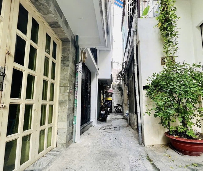 Nhà hẻm càng nhỏ càng khó bán - Ảnh 1