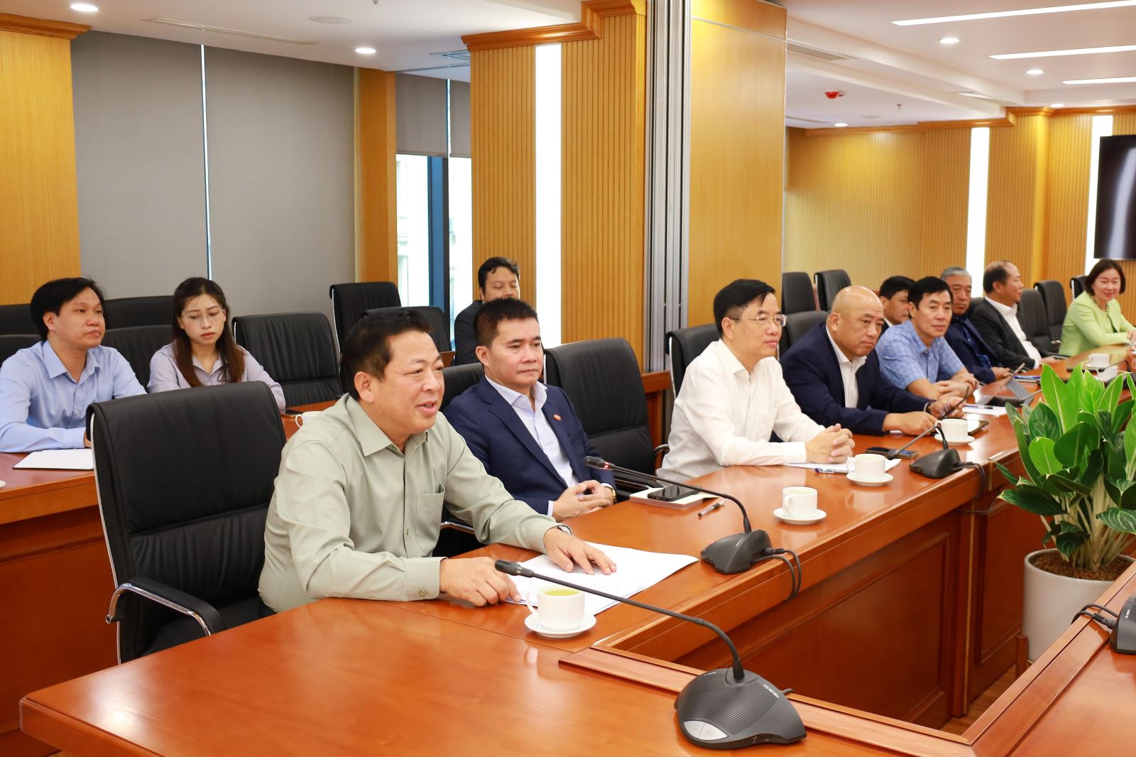 Tập đoàn hàng đầu Trung Quốc ‘ngỏ ý’ muốn tham gia loạt dự án trọng điểm tại Việt Nam, Bộ trưởng Bộ Xây dựng phản hồi ra sao? - Ảnh 2