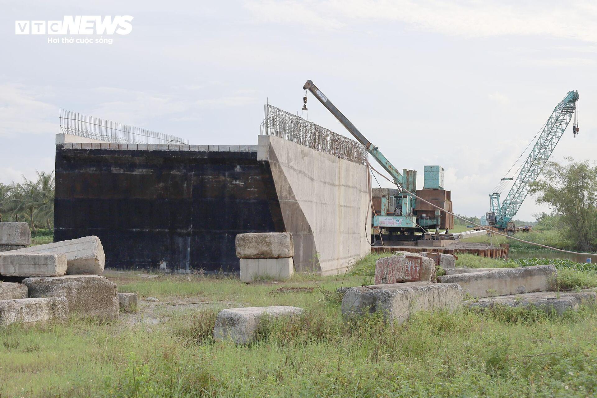 Đường bộ ven biển qua Hải Phòng 3.700 tỷ đồng 'đắp chiếu' sau 8 năm khởi công - Ảnh 23