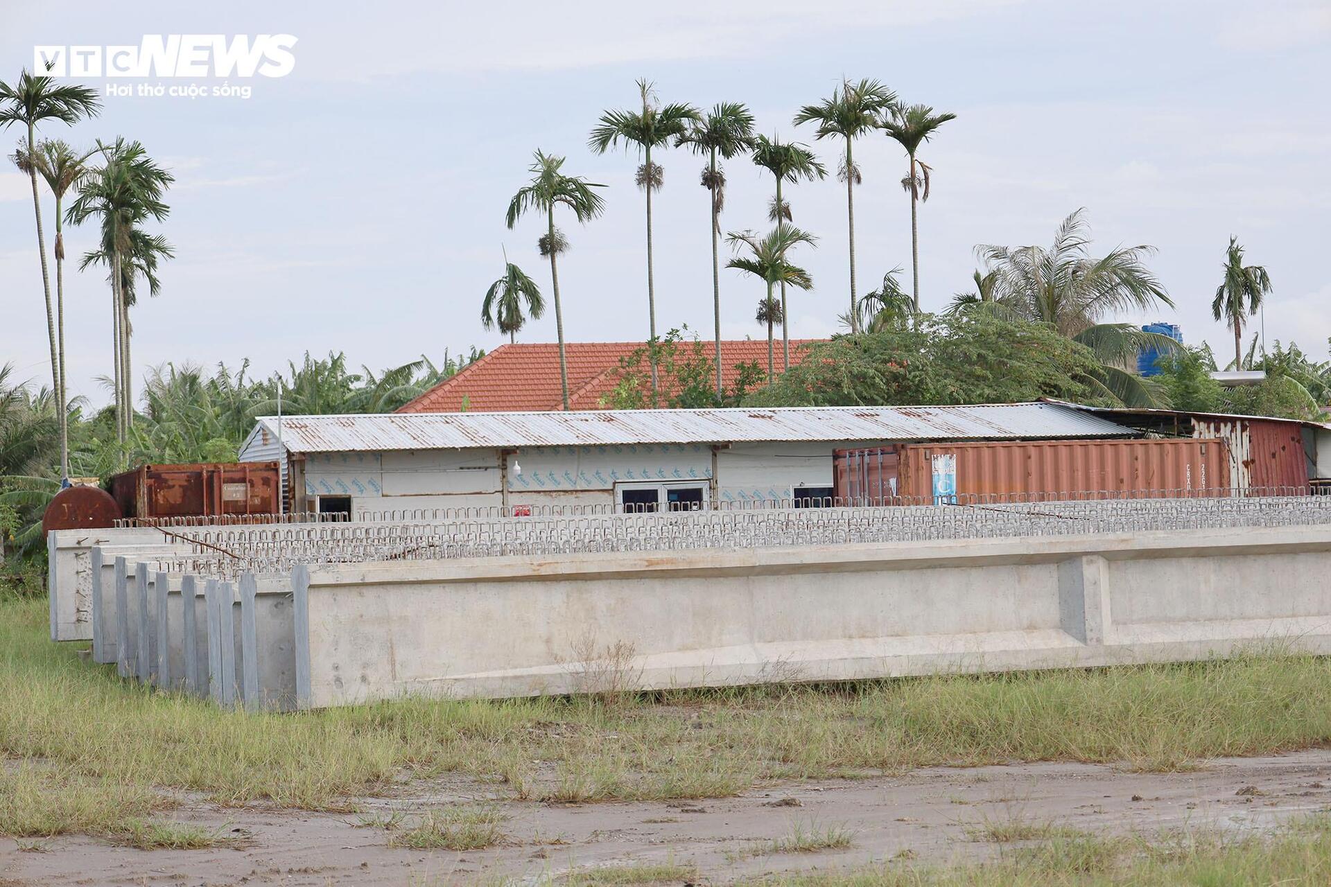 Đường bộ ven biển qua Hải Phòng 3.700 tỷ đồng 'đắp chiếu' sau 8 năm khởi công - Ảnh 24