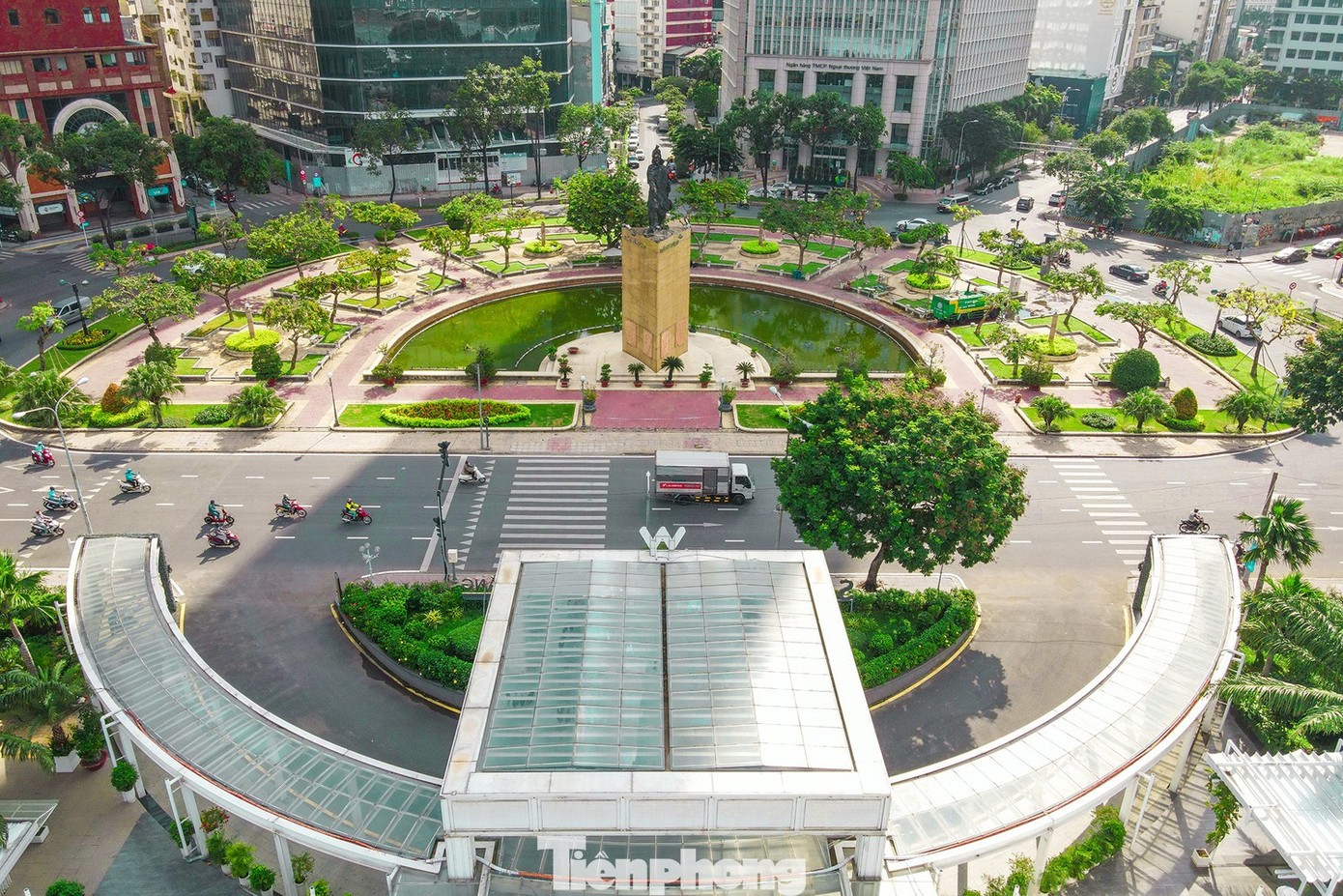 Hình ảnh TPHCM 'thay da đổi thịt' qua từng công trình - Ảnh 14