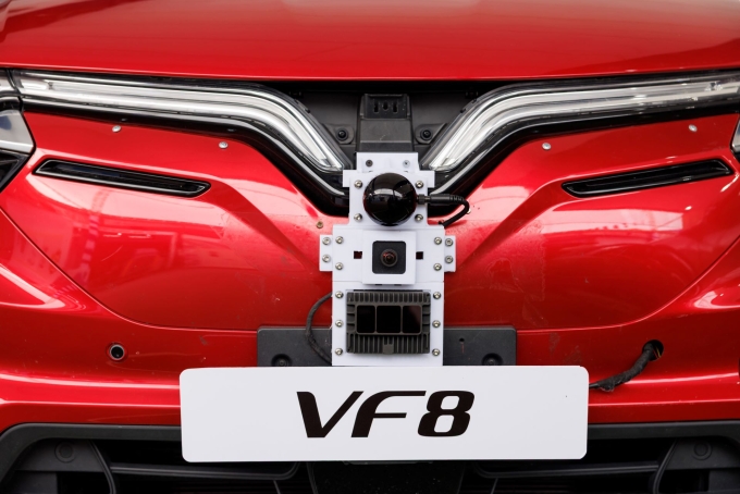 Tỷ phú Phạm Nhật Vượng bắt tay đại gia Hồ Xuân Năng thử nghiệm công nghệ tự lái trên xe VinFast - Ảnh 2