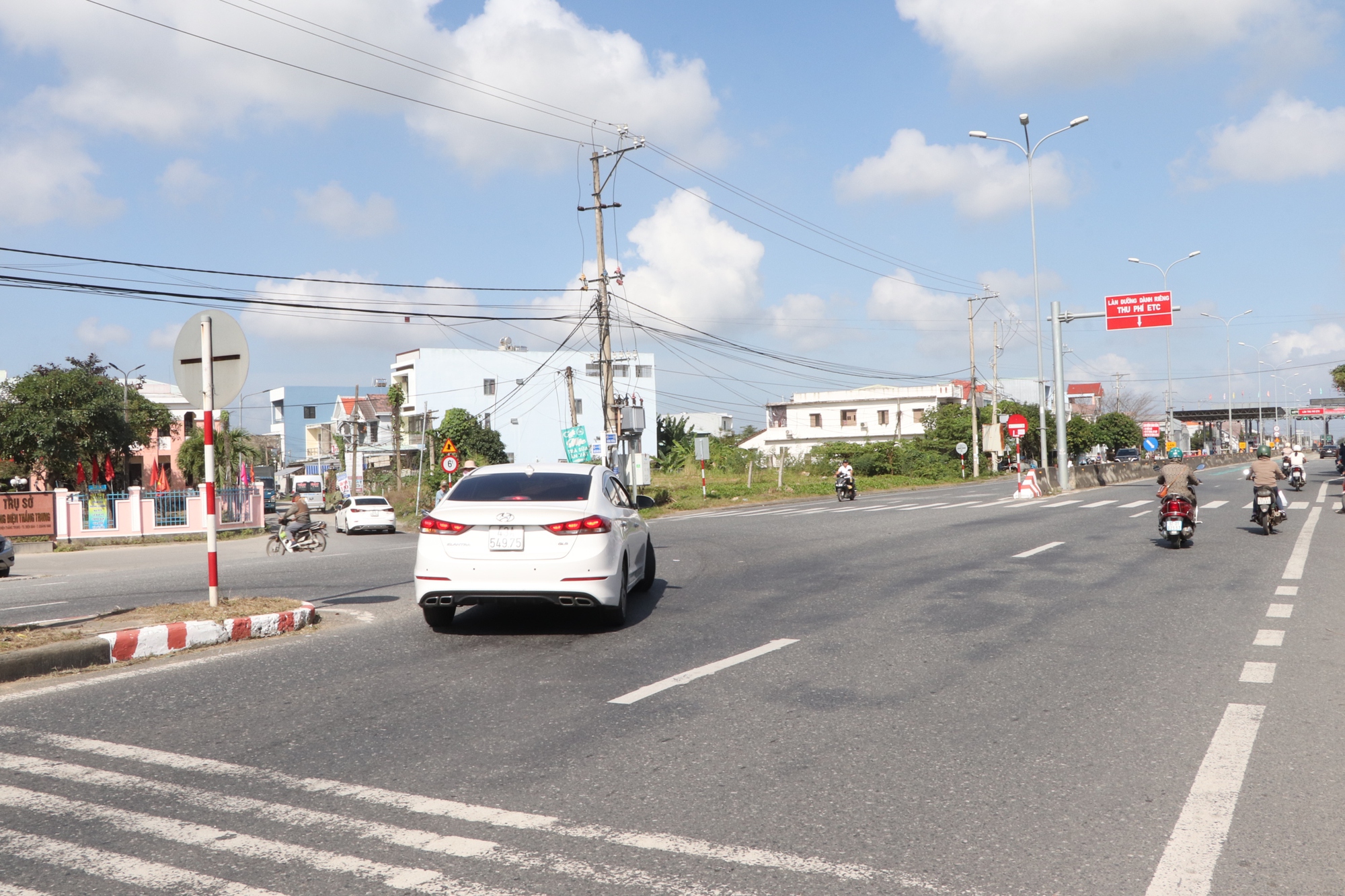 Trạm BOT ở Đà Nẵng "đặt sai chỗ", xe né trạm, bế tắc xử lý - Ảnh 1