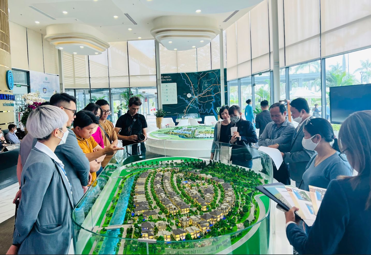 Giá bất động sản đô thị vệ tinh đang thấp hơn khu trung tâm khoảng 40-50% - Ảnh 2