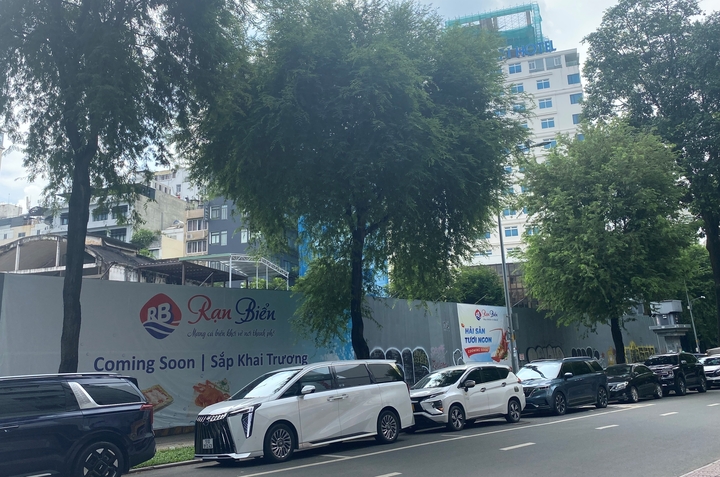 Sau 10 năm bất động, khu đất 'vàng' 4 mặt tiền trung tâm TP.HCM co người thuê - Ảnh 2