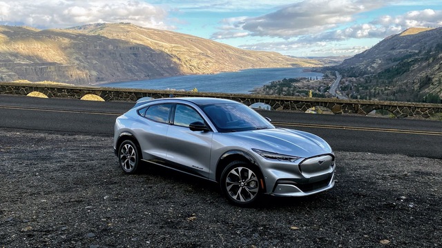 Loạt xe điện giảm giá 'khủng' trong tháng 9: Cao nhất tới 130 triệu đồng - Ảnh 1