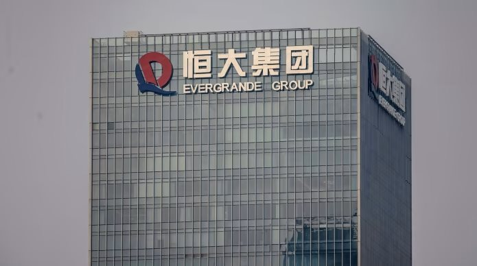 Evergrande bán mảng dịch vụ BĐS để trả nợ: Kết thúc một kỷ nguyên, mở ra giai đoạn thanh lý "gà đẻ trứng vàng" - Ảnh 1