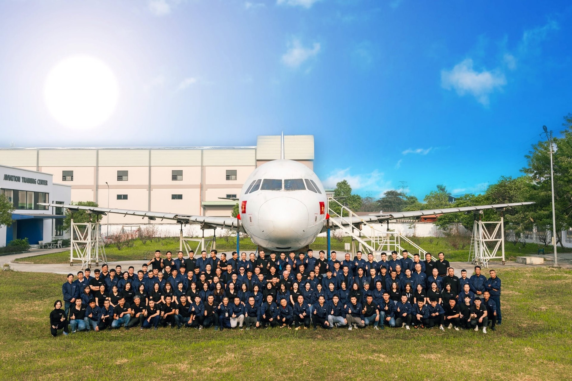 Lộ diện công ty thuần Việt duy nhất làm linh kiện máy bay giữa vòng vây của các 'ông lớn' FDI: Khởi đầu với 10 người, nay được cả Mỹ và Châu Âu cấp chứng chỉ - Ảnh 1