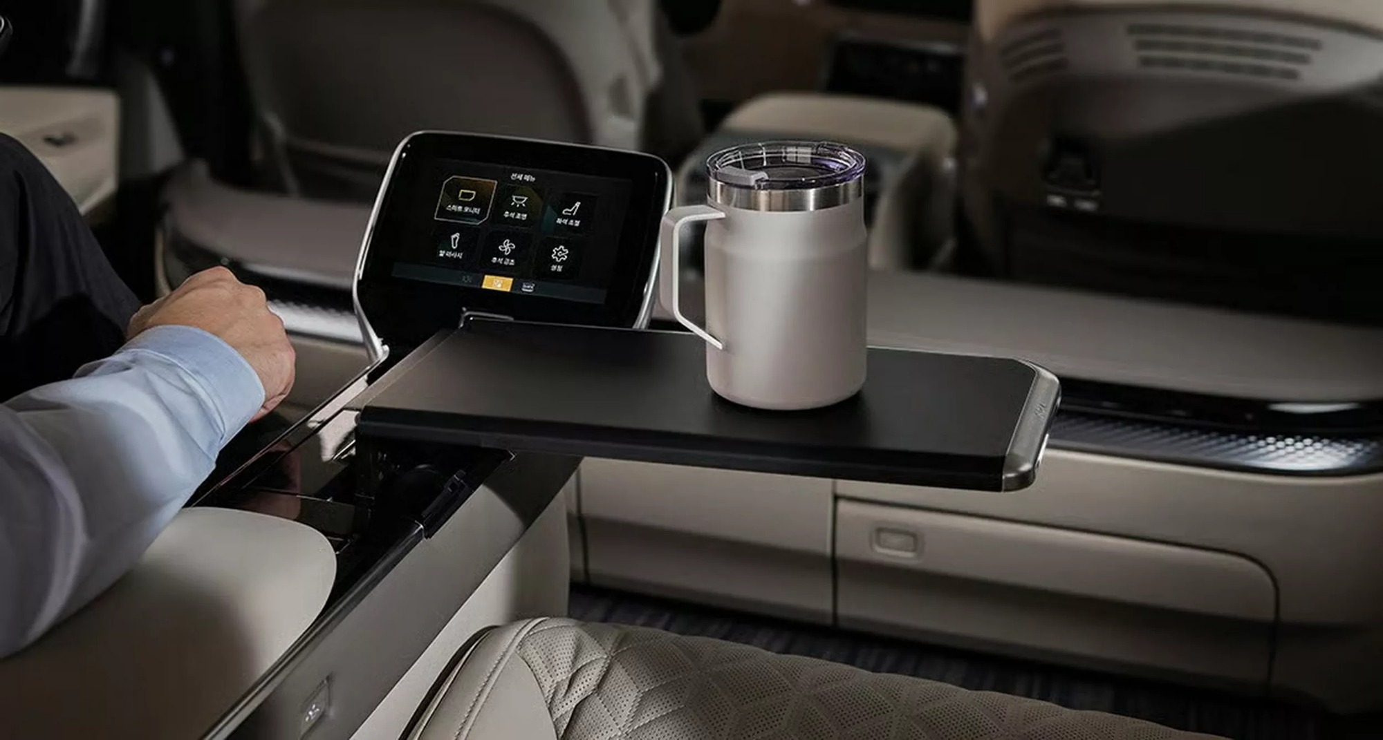 Mẫu xe xa xỉ nhất của Kia vừa ra mắt - không phải một chiếc sedan hay SUV - Ảnh 11