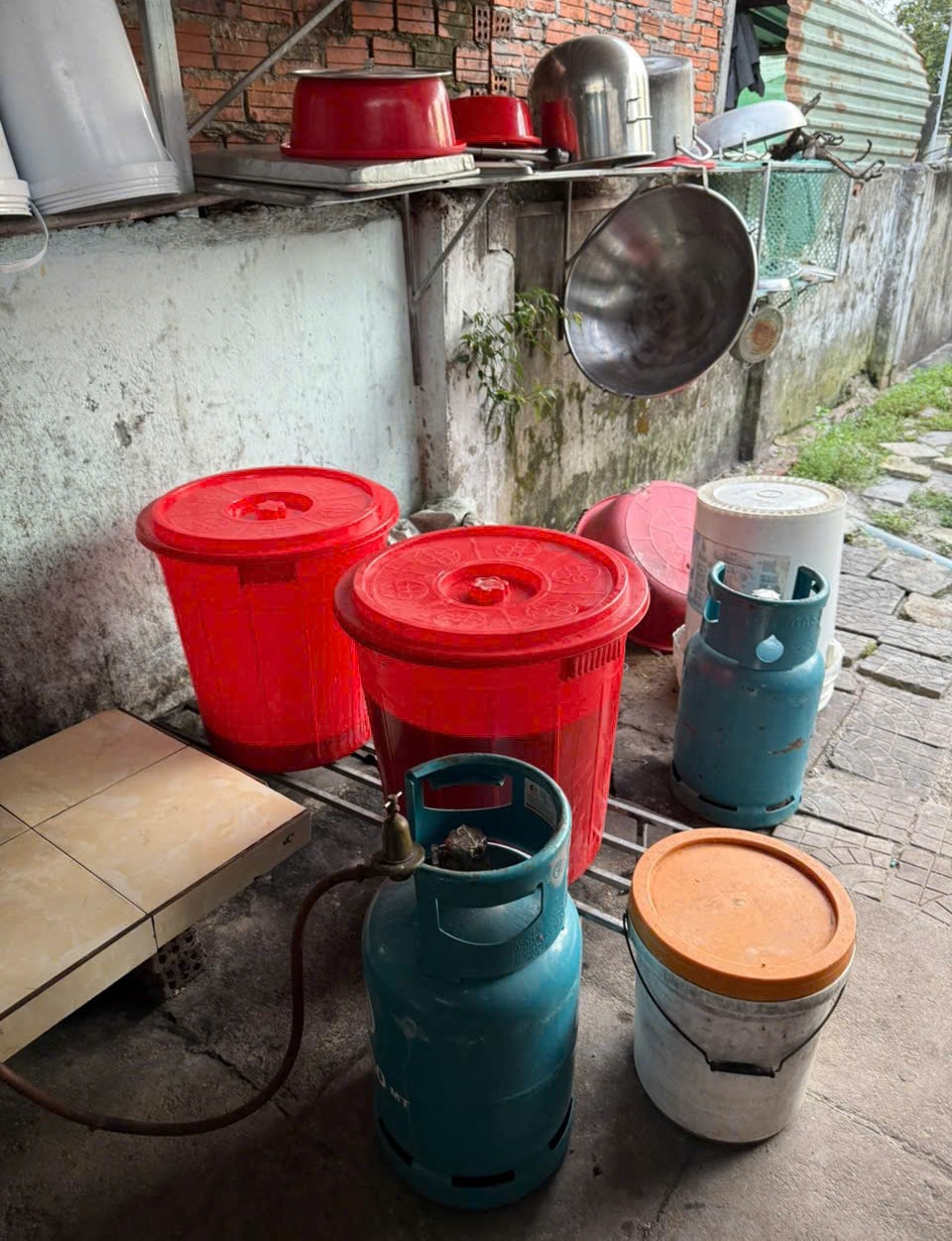 Phát hiện nhiều cơ sở sản xuất bánh trung thu vi phạm ở Đà Nẵng - Ảnh 1