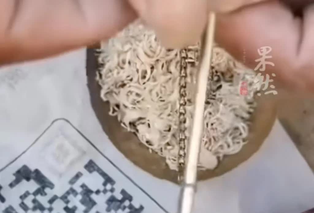 Móng tay được bán với giá cao ở Trung Quốc để làm... dược liệu - Ảnh 3