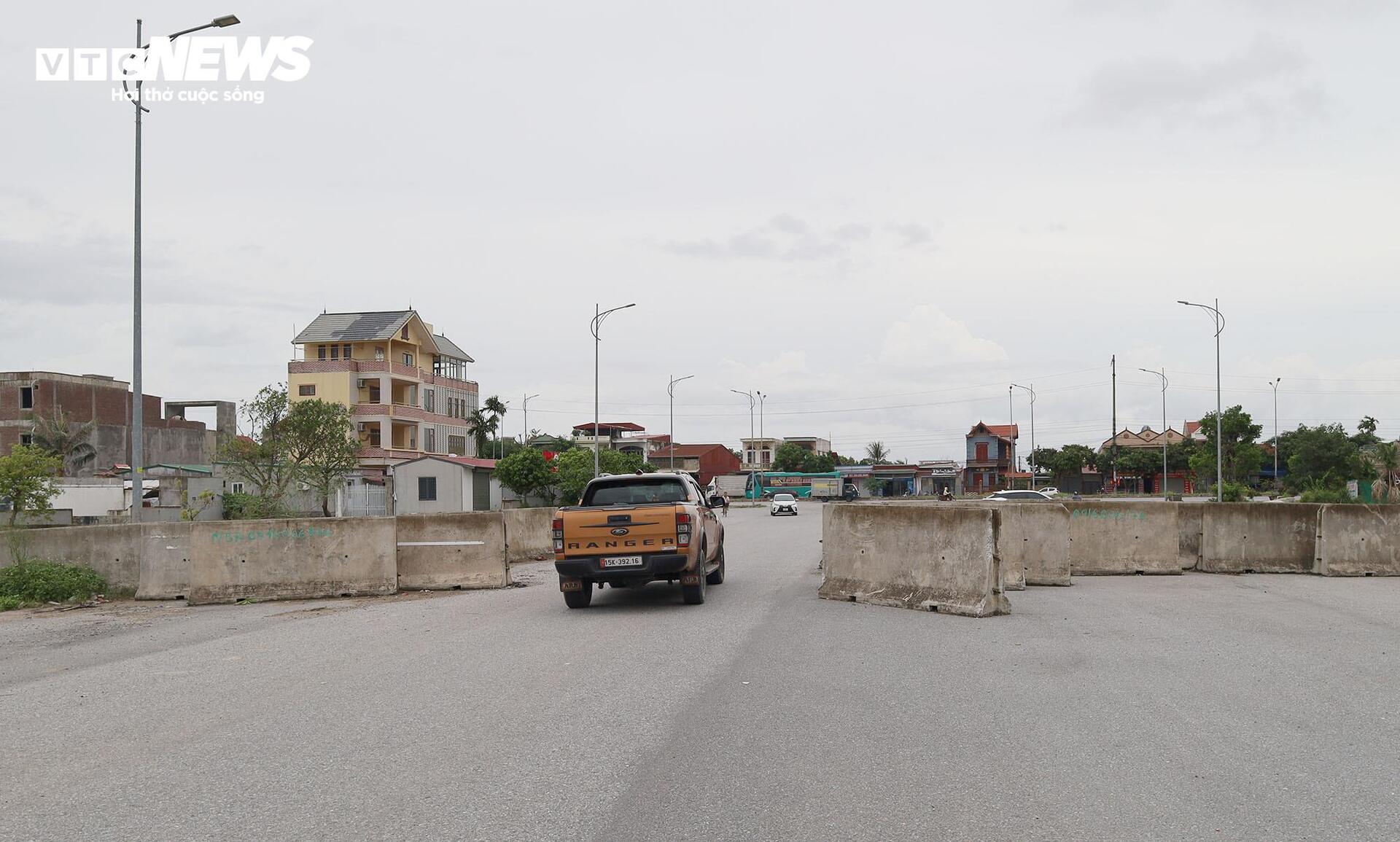 Đường bộ ven biển qua Hải Phòng 3.700 tỷ đồng 'đắp chiếu' sau 8 năm khởi công - Ảnh 3