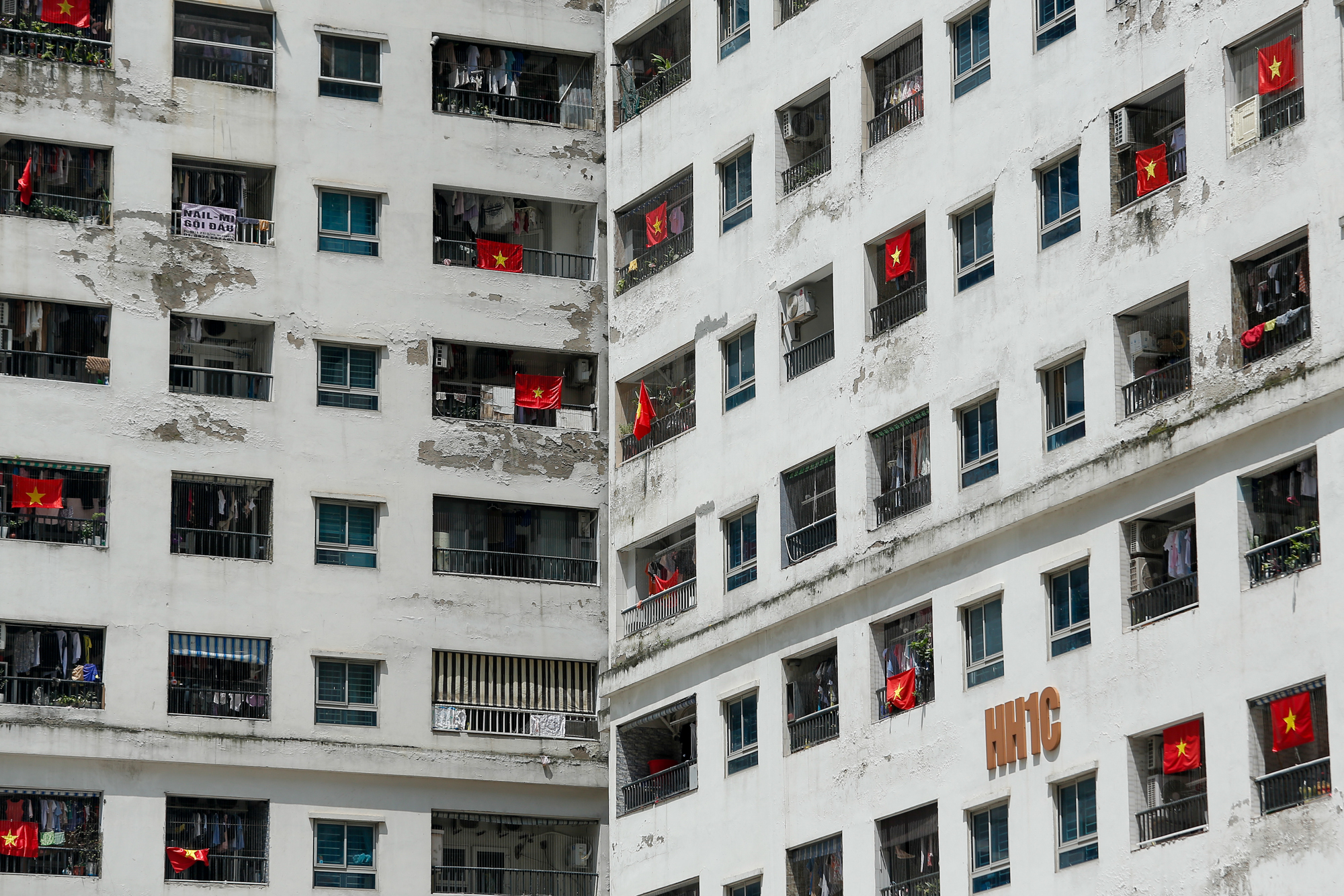 Chung cư có tường bong tróc, thi thoảng thang máy lại hỏng, thiếu nước...có giá tăng gấp 3 lần, hở ra là cháy hàng - Ảnh 3