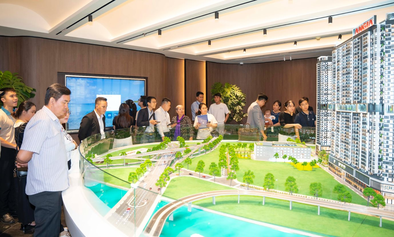 Loạt doanh nghiệp bất động sản phía Nam rầm rộ ra hàng - Ảnh 3