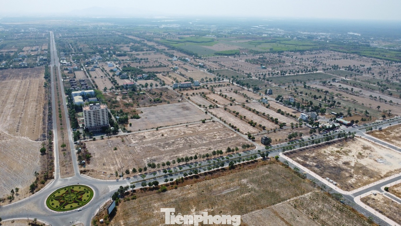 'Hoá giải' các khu đô thị ma - Ảnh 1