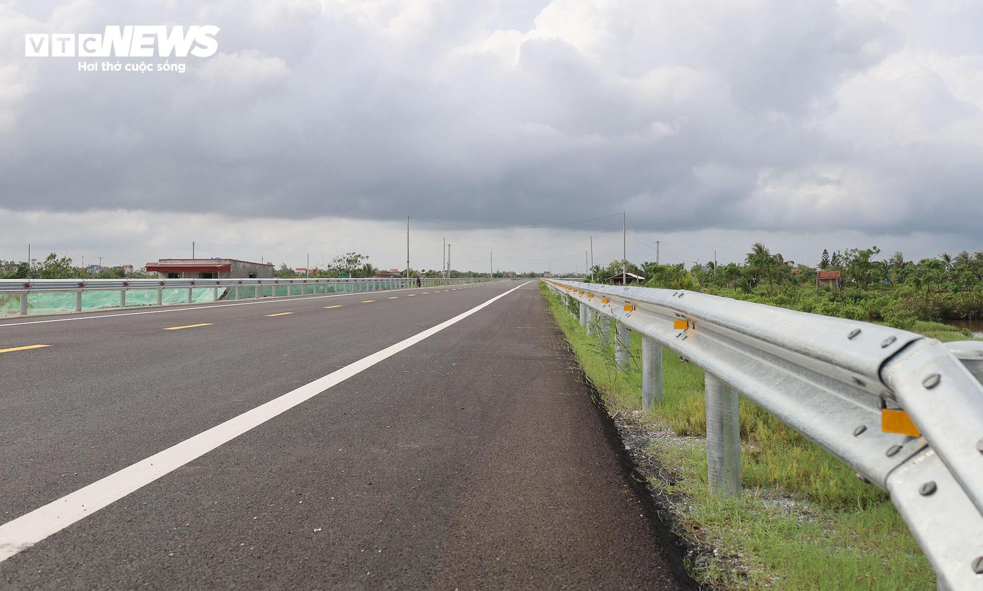 Toàn cảnh tuyến đường bộ ven biển Hưng Yên gần 5.000 tỷ đồng sắp cán đích - Ảnh 4