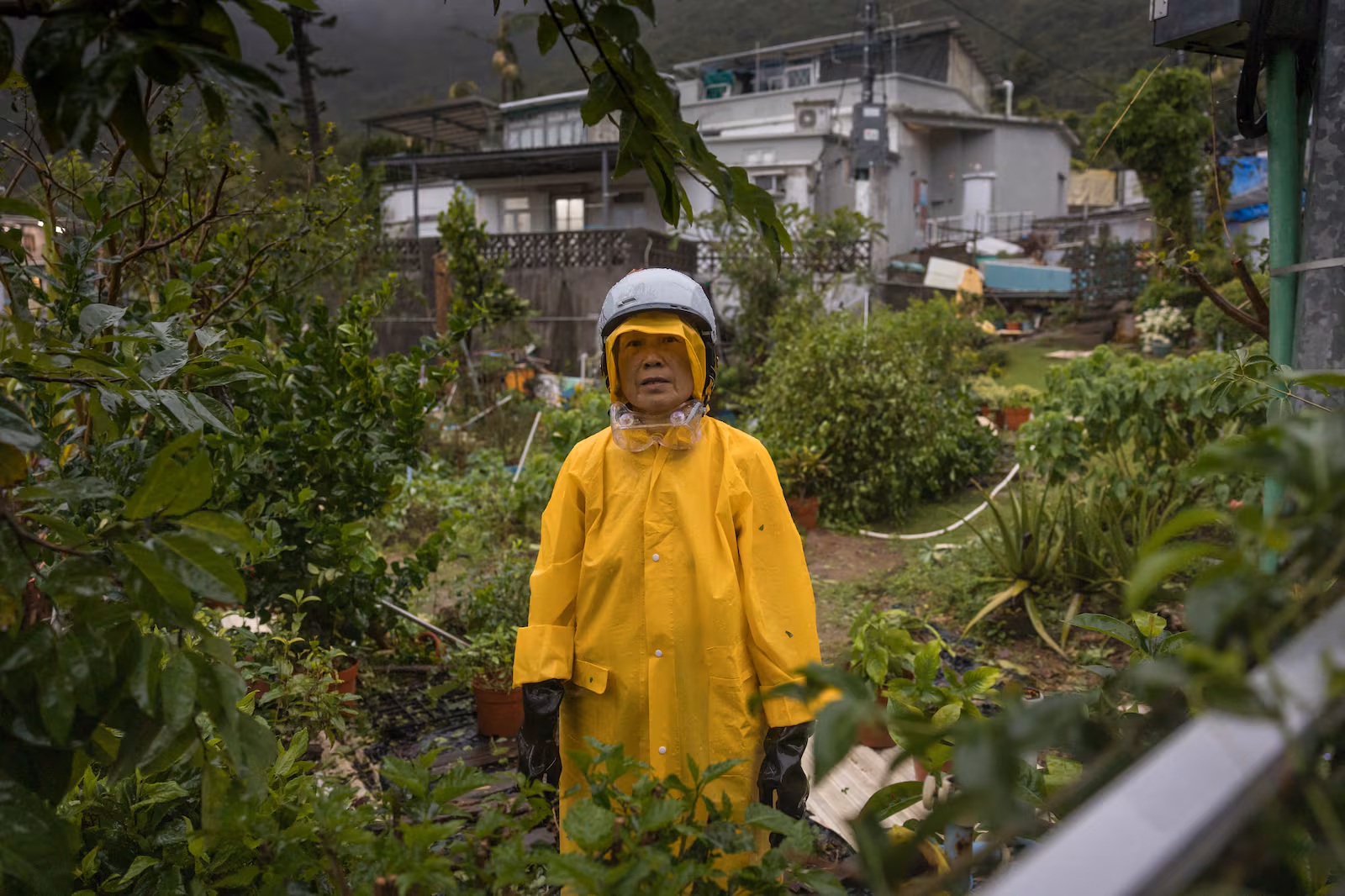 Ragasa đi qua để lại gì: Khung cảnh buồn của những đống hoang tàn ngổn ngang sau cơn bão mạnh nhất năm 2025 - Ảnh 7