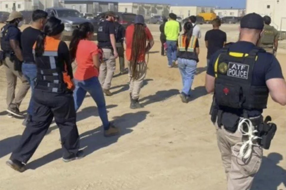 Seoul phản ứng sau vụ hàng trăm công dân Hàn Quốc bị bắt giữ tại nhà máy Hyundai ở Mỹ - Ảnh 1