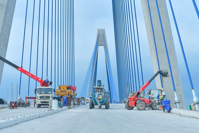 Cầu dây văng 5.000 tỷ phía Nam, hoàn toàn do người Việt xây, nhiều lần được Thủ tướng khen to đẹp hơn nhưng suất đầu tư chỉ bằng nửa cầu cũ: Có gì đặc biệt? - Ảnh 3