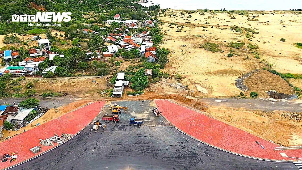 Đường gần 500 tỷ dài 3,8km ở Đắk Lắk 'cán đích' sau 10 năm vướng mặt bằng - Ảnh 9