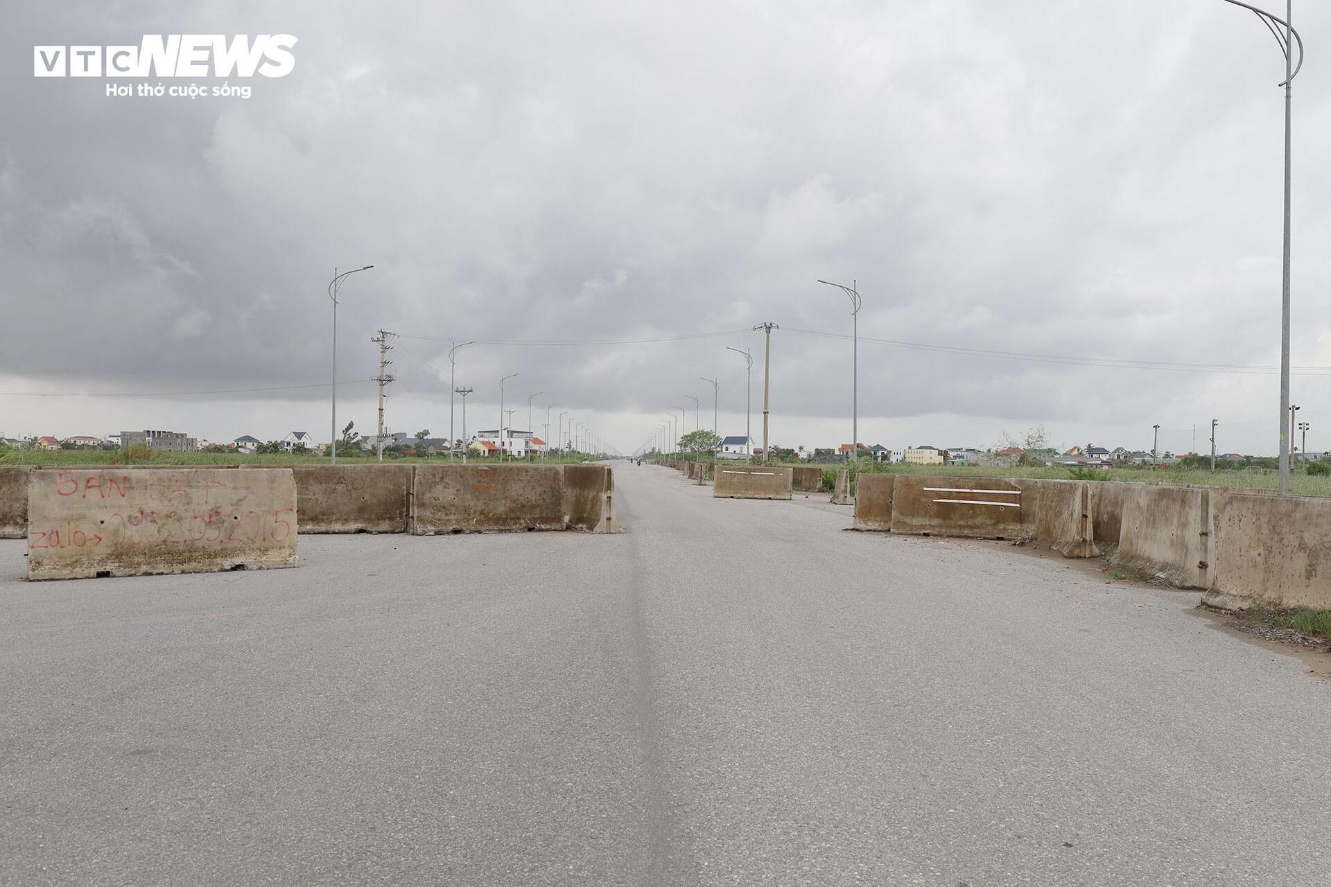 Đường bộ ven biển qua Hải Phòng 3.700 tỷ đồng 'đắp chiếu' sau 8 năm khởi công - Ảnh 6