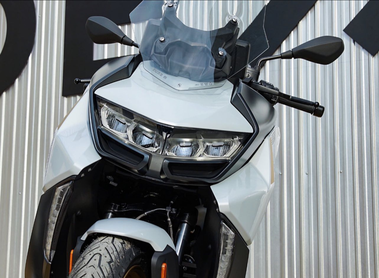 Xe tay ga đời mới vừa ra mắt Việt Nam, dân phượt thích mê: Người lái có tựa lưng, cốp có ty thủy lực - Ảnh 2