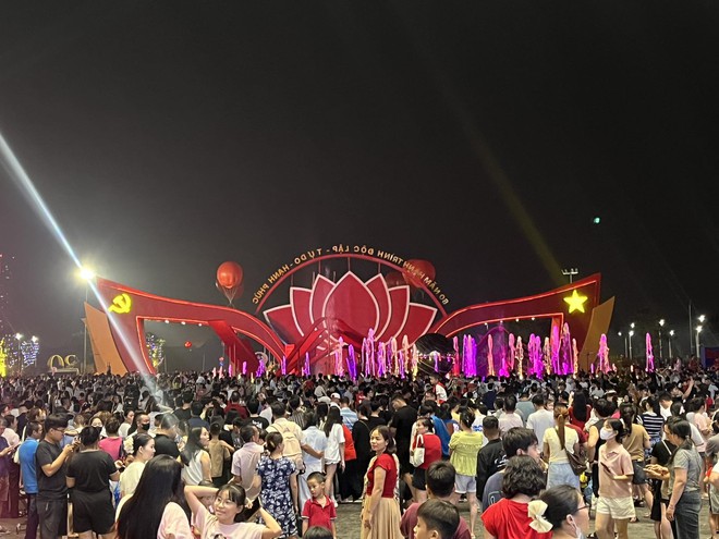 Công trình 90ha ở Việt Nam thu hút 4 triệu người: 10,5 tháng thi công tạo kỳ tích xây dựng, kỷ lục quốc tế - Ảnh 2