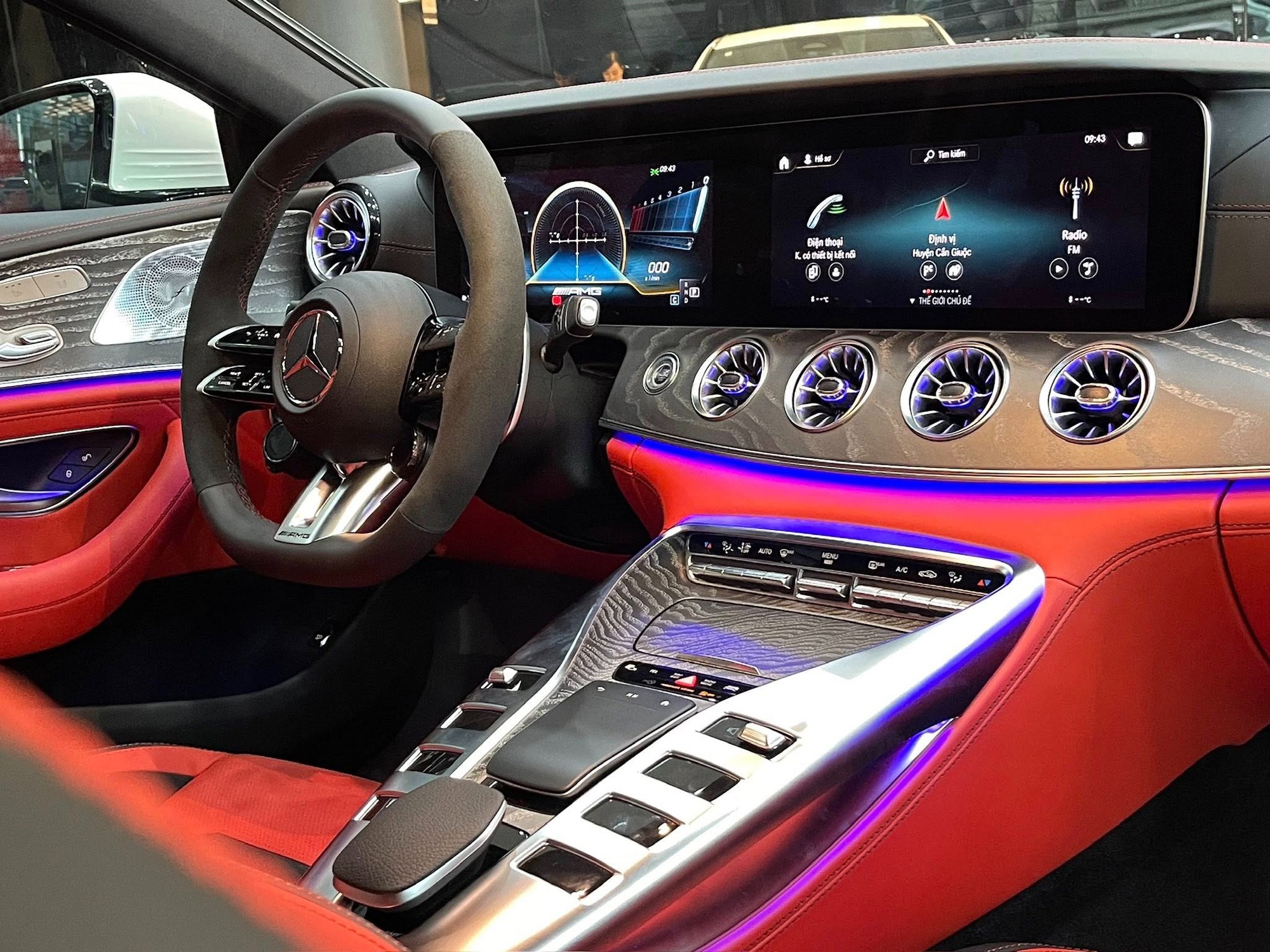 Mercedes-AMG GT 53 giảm sốc tại đại lý: Từng có giá 6,7 tỷ, nay thực tế chưa tới 3,9 tỷ và đây là điều cần đánh đổi - Ảnh 4