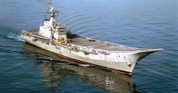 Hé lộ về chiếc tàu sân bay duy nhất ở Đông Nam Á: Từ hung thần chiến tranh bất đắc dĩ chuyển mình thành sứ giả hoà bình