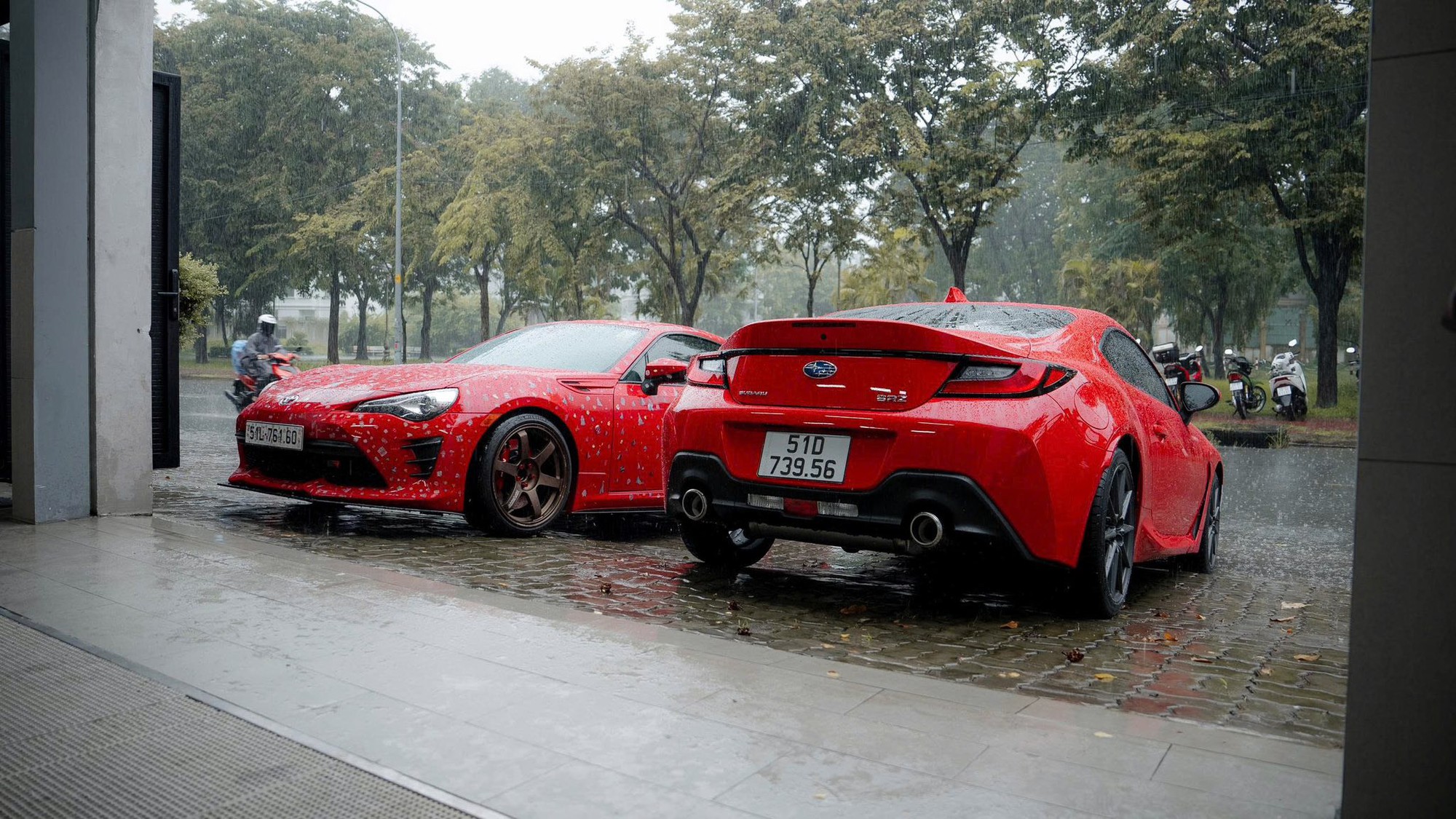 Cường đô la 'tậu' Subaru BRZ số sàn, dân mạng đùa: ‘May có bộ tem mới phân biệt được đâu là xe mới mua’ - Ảnh 3