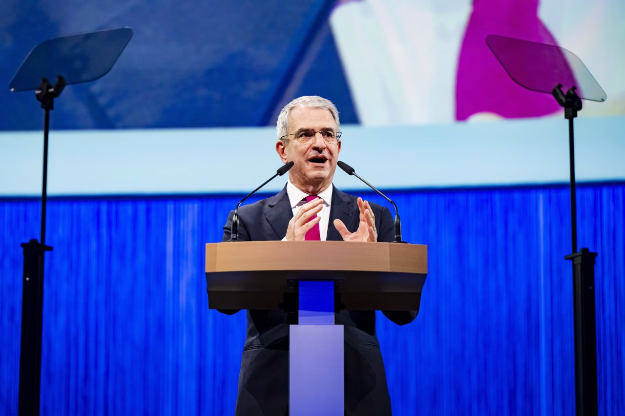 Ngành bóc phốt sếp trị giá 18 tỷ USD nhìn từ chuyện công ty của Warren Buffett nhận 4.000 đơn tố cáo - Ảnh 3