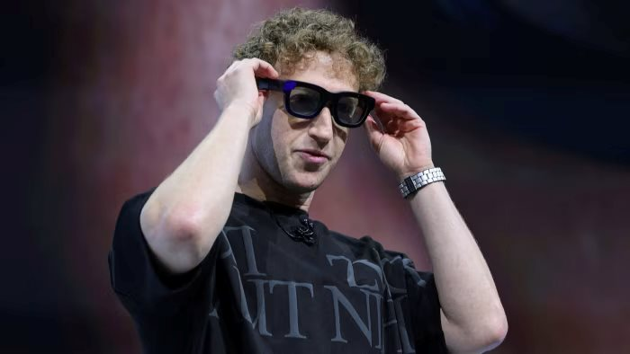 Mark Zuckerberg và "vết xe đổ" của Apple: Bài toán phụ thuộc Trung Quốc trong chuỗi cung ứng kính thông minh - Ảnh 1