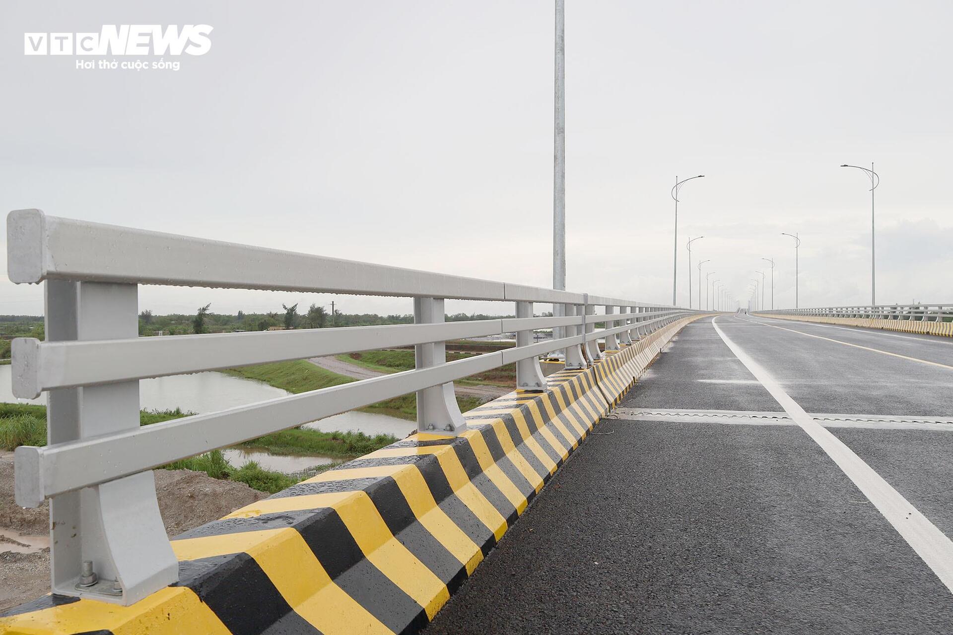 Chiêm ngưỡng cầu sông Hồng gần 1.000 tỷ đồng nối Hưng Yên với Ninh Bình - Ảnh 9