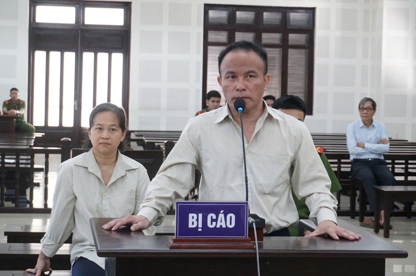 Vụ chiếm đoạt 5 lô đất của cựu lãnh đạo Đà Nẵng, cảnh báo rủi ro khi nhờ đứng tên mua đất - Ảnh 1