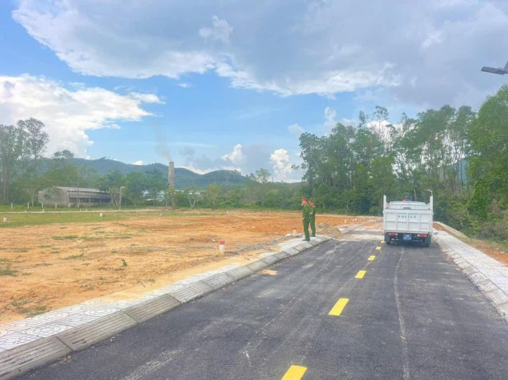 “Cò đất” lặng lẽ rời đi sau khi đổ về vùng quê khiến đất "sốt" lên từng ngày - Ảnh 4