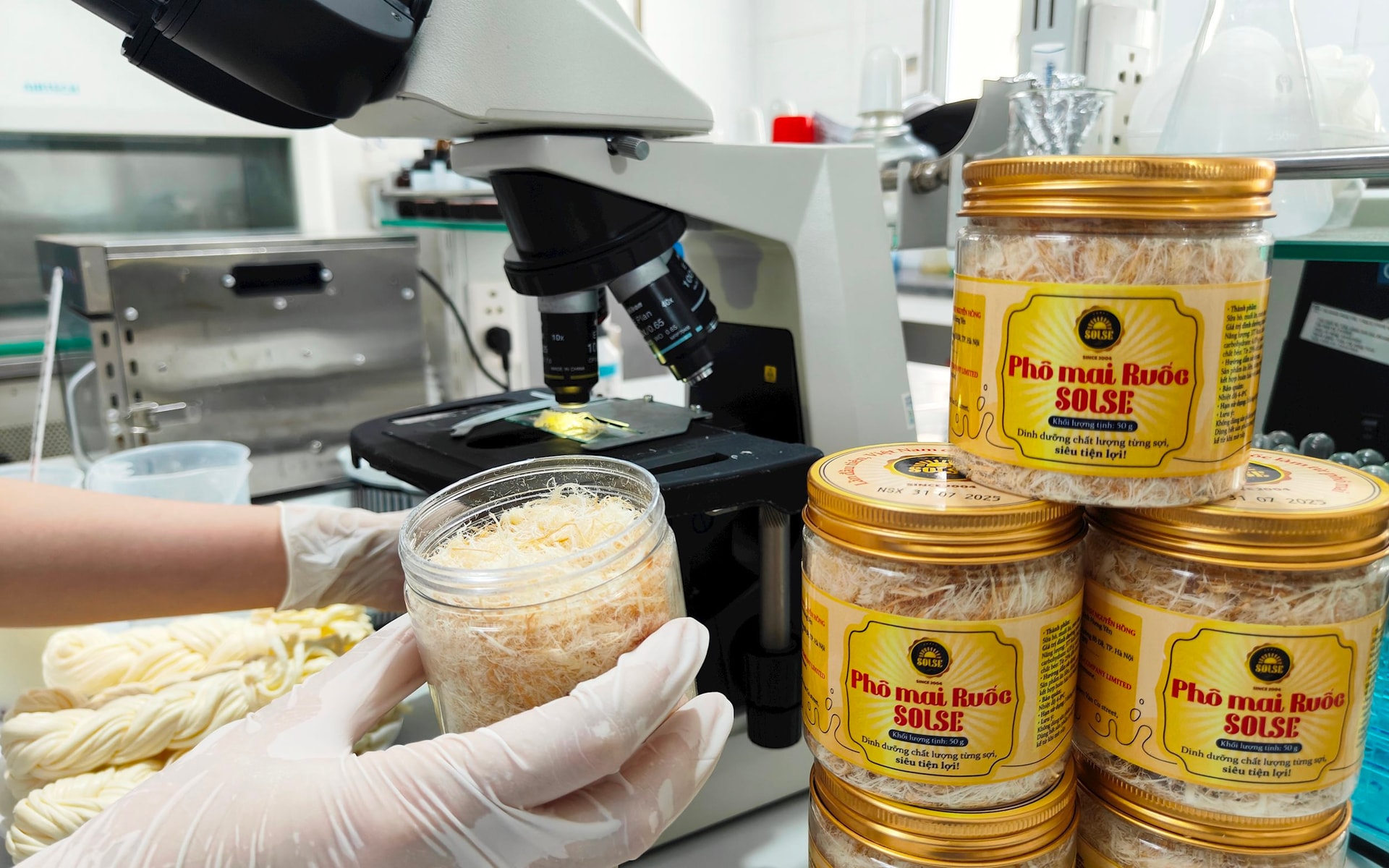 Lần đầu tiên Việt Nam có sản phẩm ruốc làm hoàn toàn từ phô mai - Ảnh 2