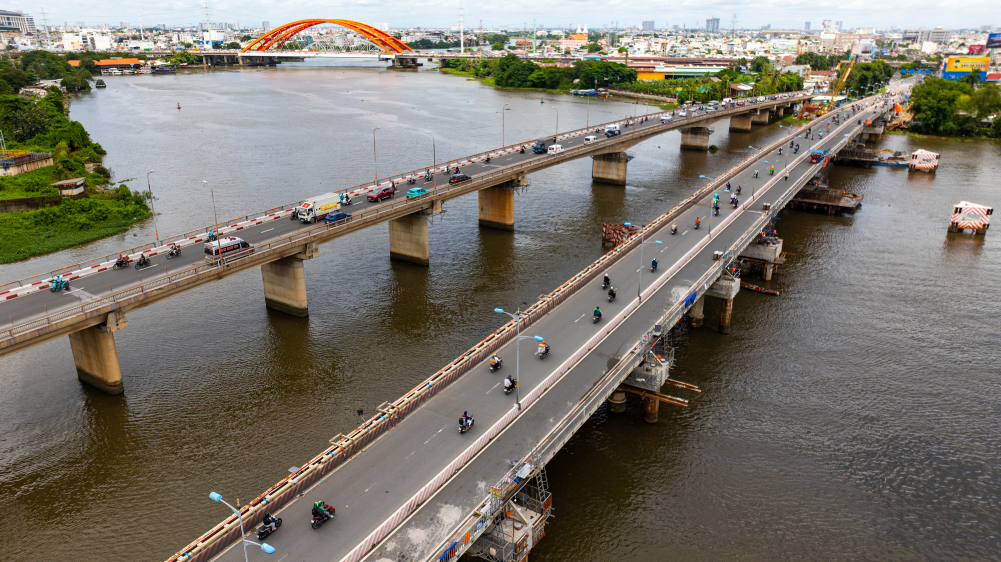 Toàn cảnh công trường nâng cầu lớn nhất Việt Nam: Huy động hơn 100 bộ kích thuỷ lực, nâng cầu 11.000 tấn, sai số dưới 1mm - Ảnh 8