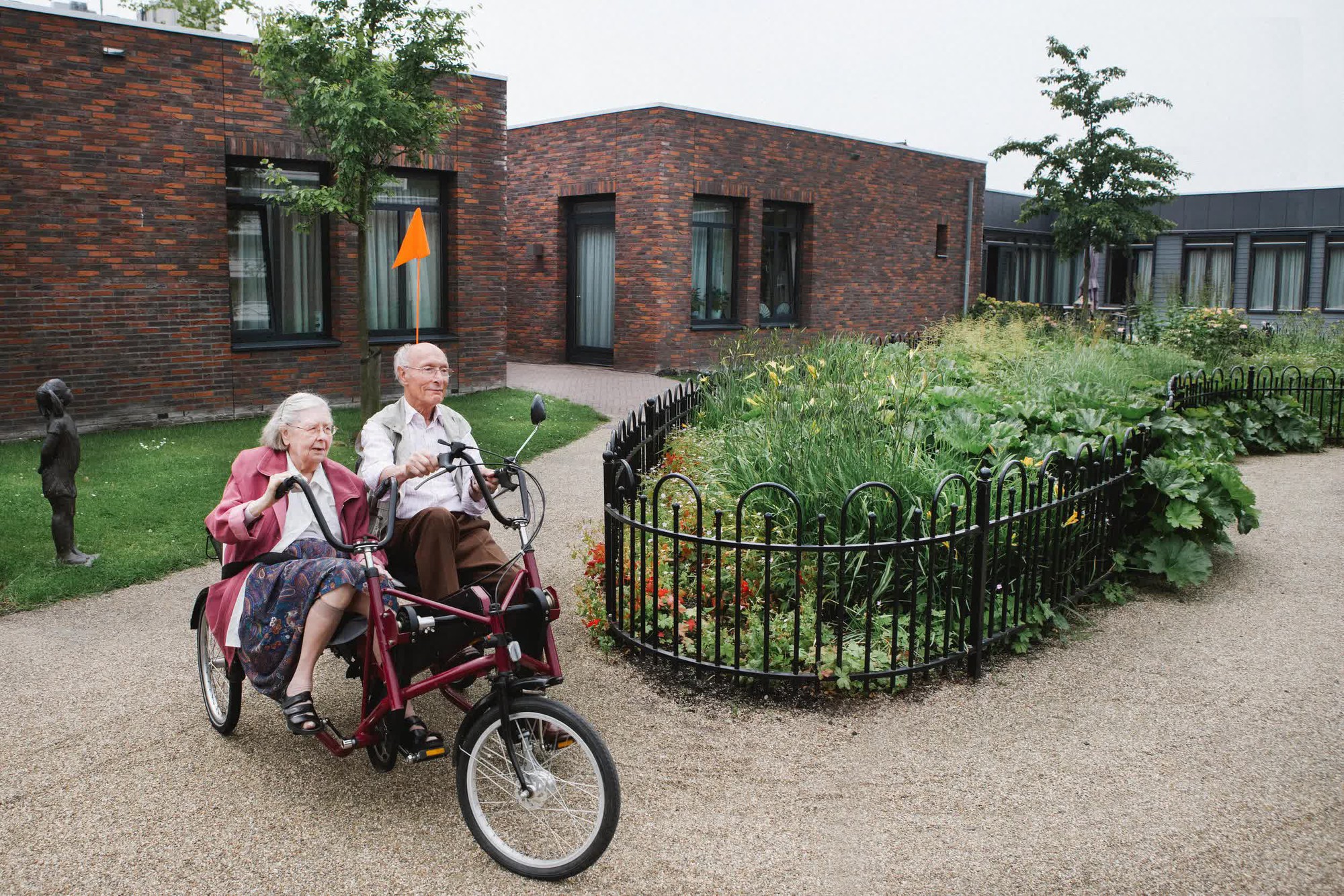 Ngôi làng ở Hà Lan nơi tất cả người dân đều bị... mất trí nhớ - Ảnh 2