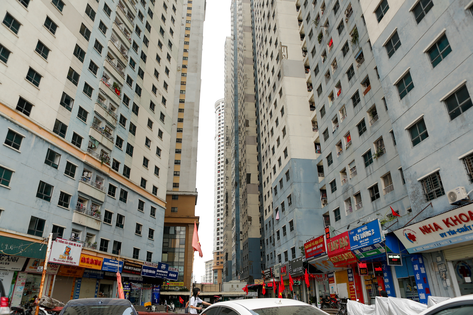 Chung cư có tường bong tróc, thi thoảng thang máy lại hỏng, thiếu nước...có giá tăng gấp 3 lần, hở ra là cháy hàng - Ảnh 8