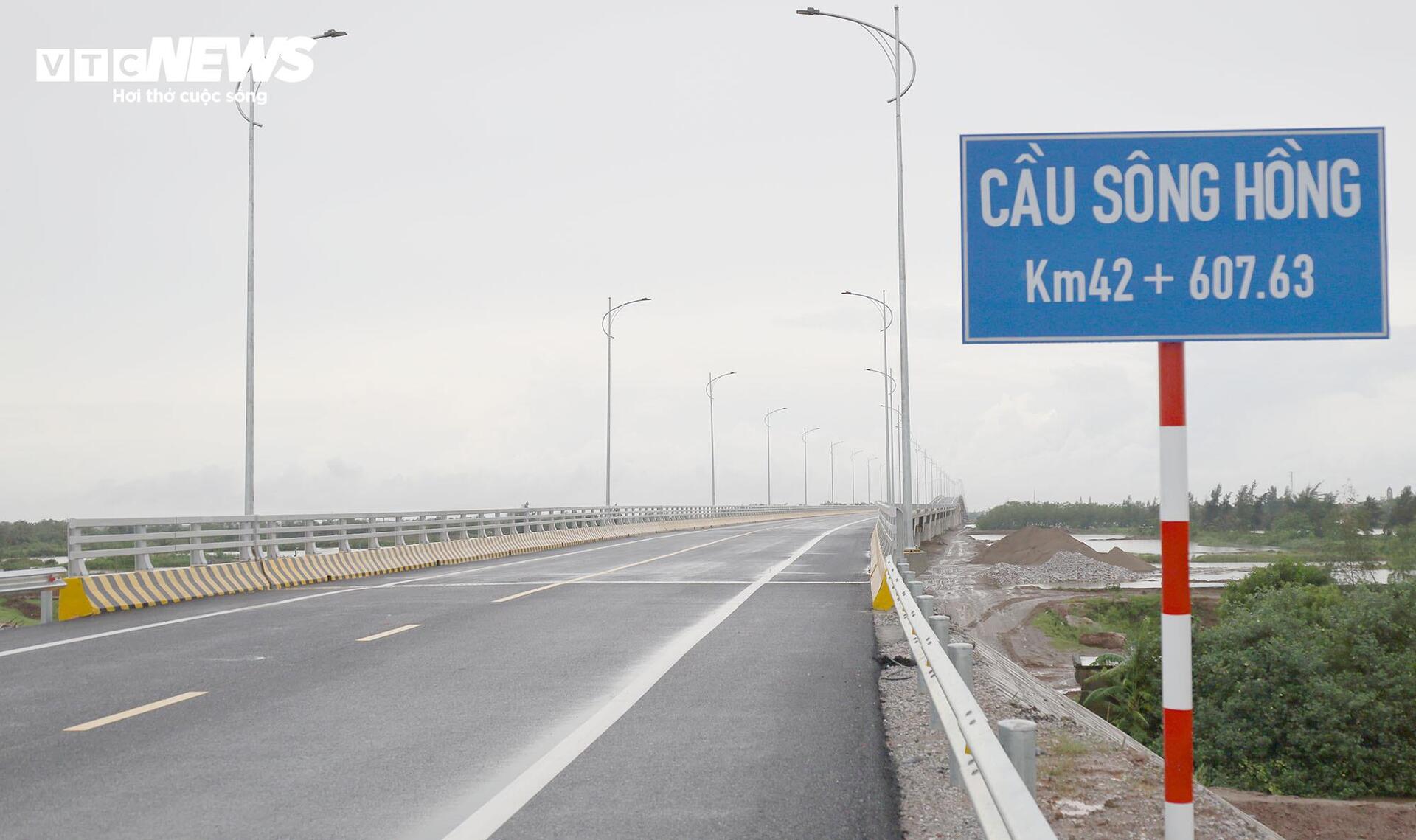 Chiêm ngưỡng cầu sông Hồng gần 1.000 tỷ đồng nối Hưng Yên với Ninh Bình - Ảnh 12