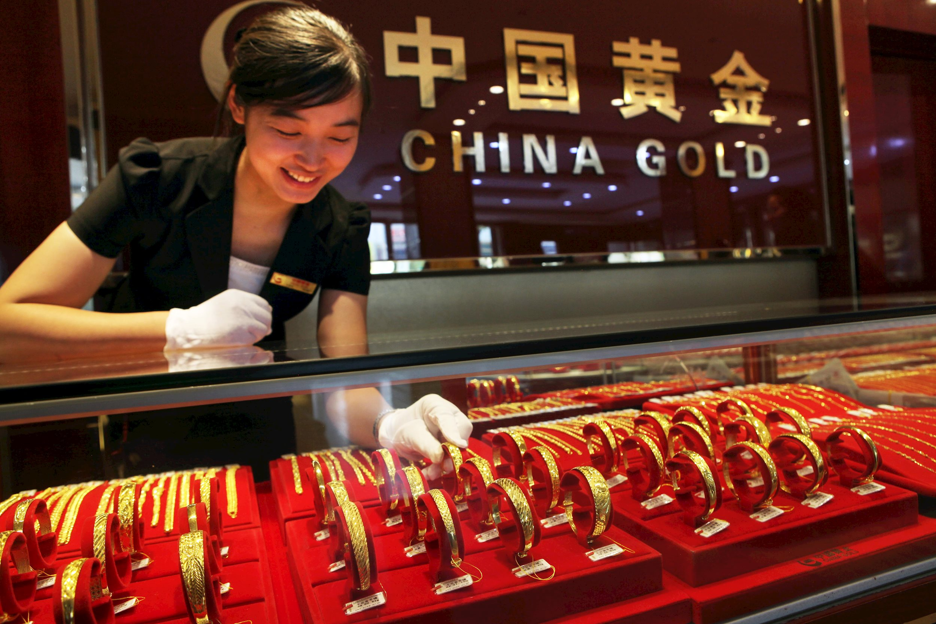 Cơn sốt vàng ở Trung Quốc: Khi đồng tiền mất giá xuống thấp nhất 2 năm và tâm lý tích trữ lên ngôi - Ảnh 4