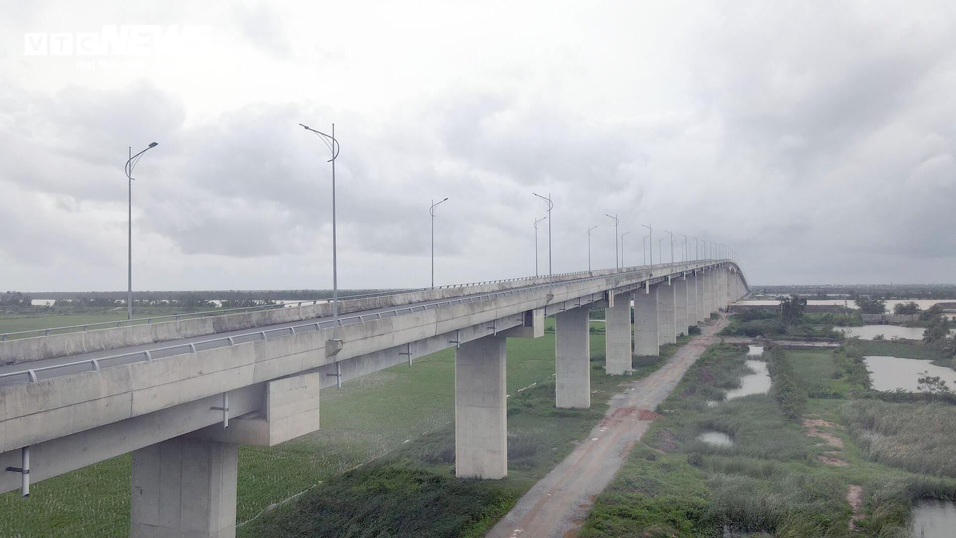 Đường bộ ven biển qua Hải Phòng 3.700 tỷ đồng 'đắp chiếu' sau 8 năm khởi công - Ảnh 10