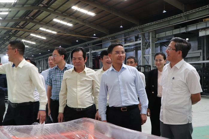 Tân Chủ tịch Đà Nẵng thị sát sân bay Chu Lai, làm việc với THACO - Ảnh 3