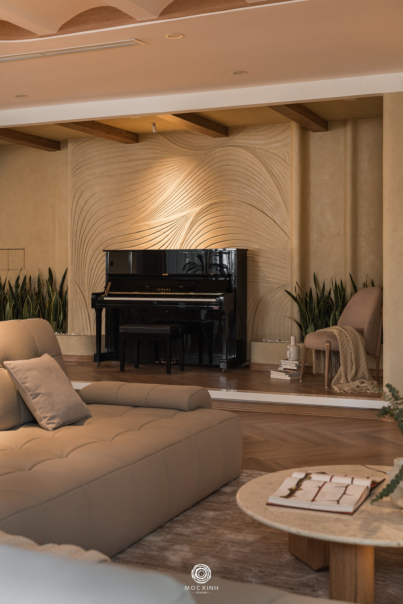 Đập thông hai căn hộ tạo nên không gian 260m2 rộng mở - Ảnh 19