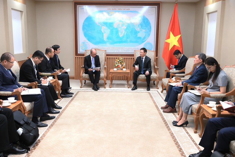 TOYOTA mong muốn mở rộng đầu tư xe xanh; nâng cao tỉ lệ nội địa hóa; "phổ cập" ô tô tại Việt Nam - Ảnh 2