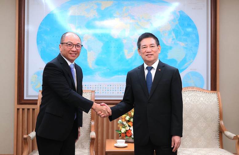 TOYOTA mong muốn mở rộng đầu tư xe xanh; nâng cao tỉ lệ nội địa hóa; "phổ cập" ô tô tại Việt Nam - Ảnh 1